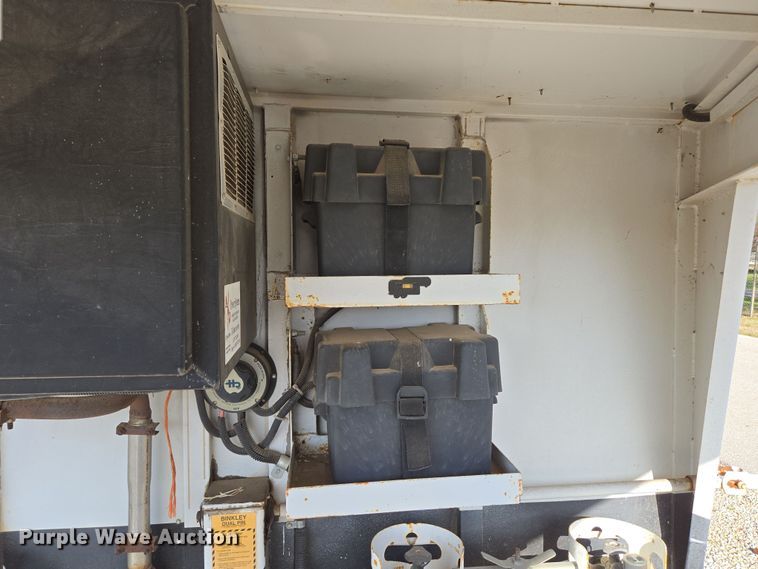 image for item EN3559 2001 Titan Trailer Mfg. Inc. horse trailer