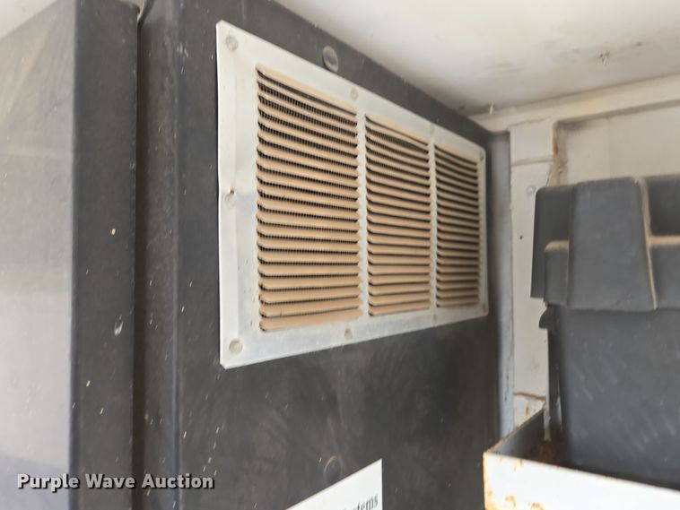 image for item EN3559 2001 Titan Trailer Mfg. Inc. horse trailer