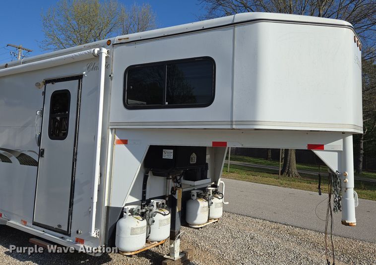 image for item EN3559 2001 Titan Trailer Mfg. Inc. horse trailer