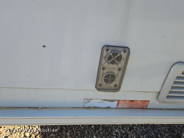 image for item EN3559 2001 Titan Trailer Mfg. Inc. horse trailer