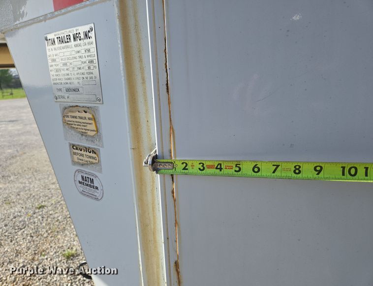 image for item EN3559 2001 Titan Trailer Mfg. Inc. horse trailer