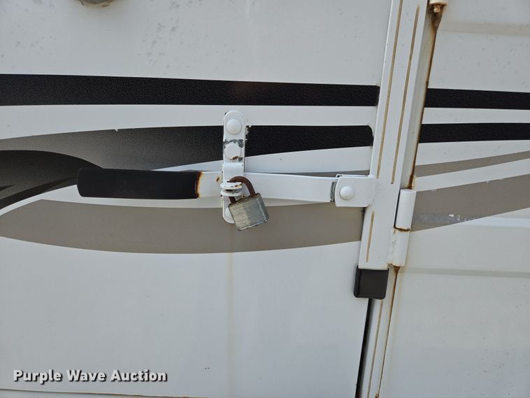 image for item EN3559 2001 Titan Trailer Mfg. Inc. horse trailer