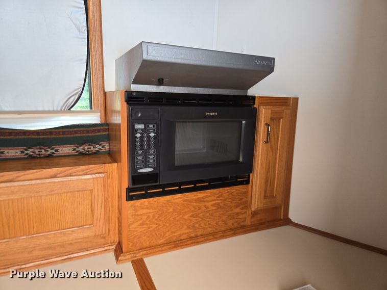 image for item EN3559 2001 Titan Trailer Mfg. Inc. horse trailer