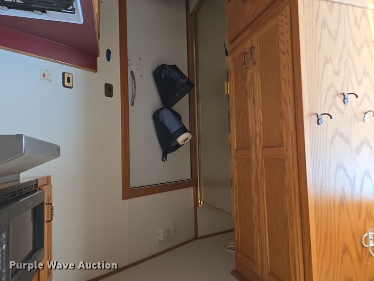 image for item EN3559 2001 Titan Trailer Mfg. Inc. horse trailer