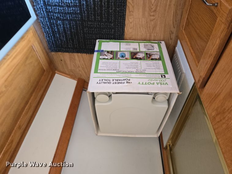 image for item EN3559 2001 Titan Trailer Mfg. Inc. horse trailer