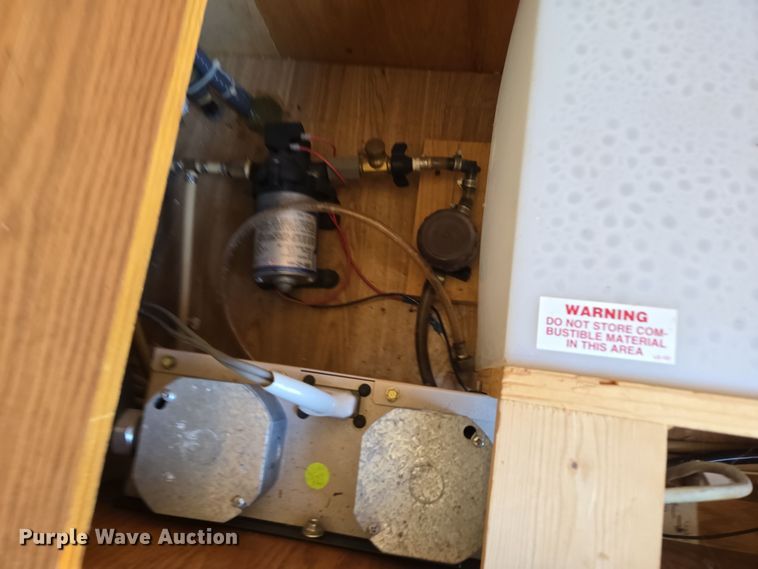 image for item EN3559 2001 Titan Trailer Mfg. Inc. horse trailer