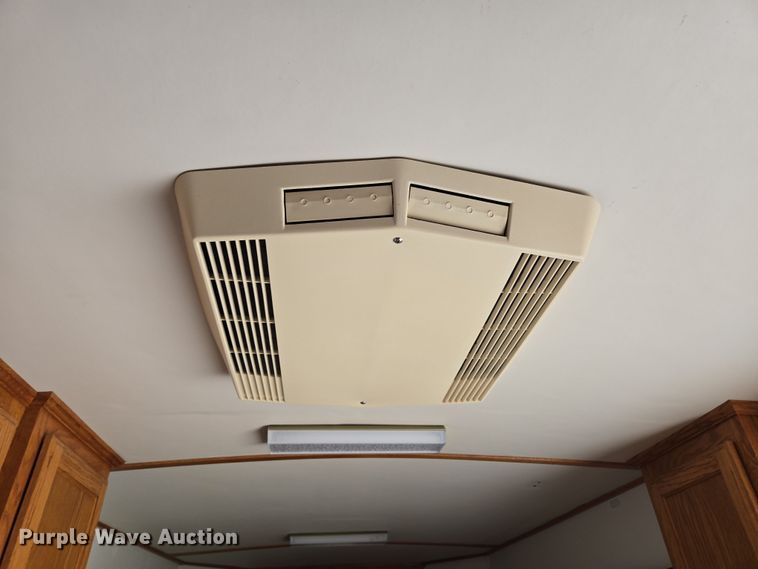 image for item EN3559 2001 Titan Trailer Mfg. Inc. horse trailer