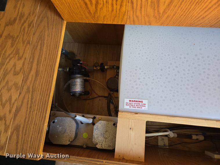 image for item EN3559 2001 Titan Trailer Mfg. Inc. horse trailer