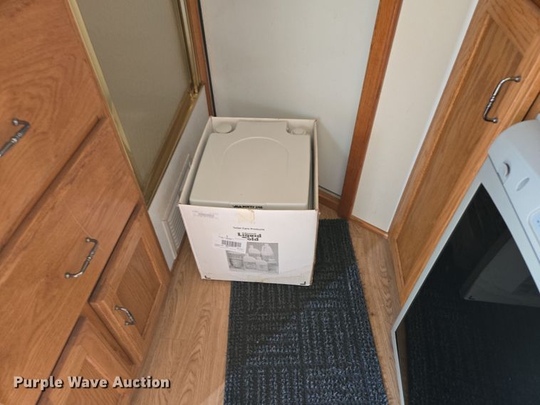 image for item EN3559 2001 Titan Trailer Mfg. Inc. horse trailer