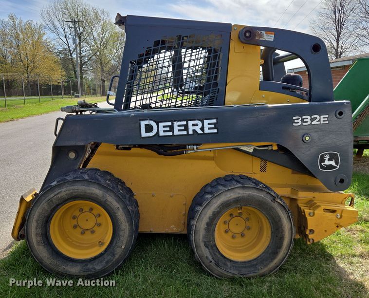 image for item EN3614 2014 John Deere 332E skid steer loader