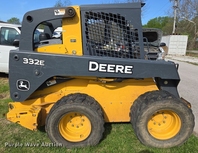 image for item EN3614 2014 John Deere 332E skid steer loader