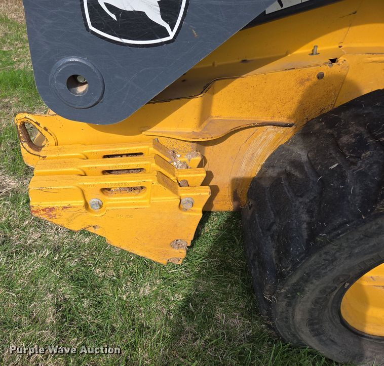 image for item EN3614 2014 John Deere 332E skid steer loader