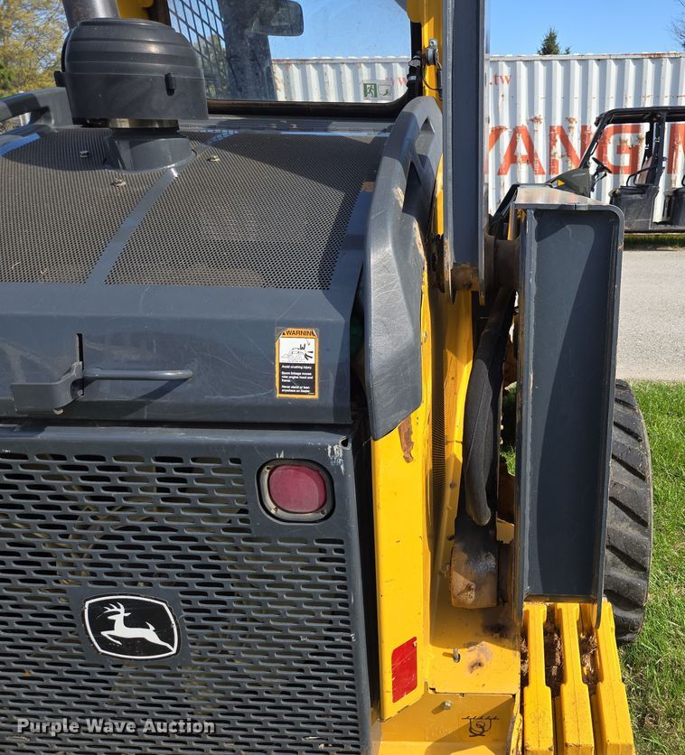 image for item EN3614 2014 John Deere 332E skid steer loader