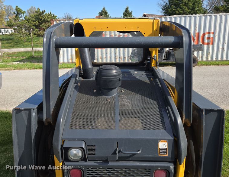 image for item EN3614 2014 John Deere 332E skid steer loader