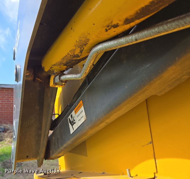 image for item EN3614 2014 John Deere 332E skid steer loader