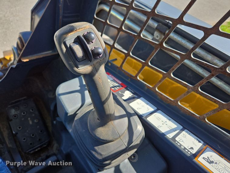 image for item EN3614 2014 John Deere 332E skid steer loader