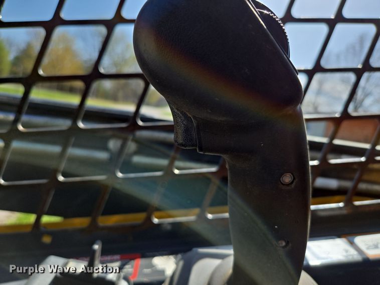 image for item EN3614 2014 John Deere 332E skid steer loader