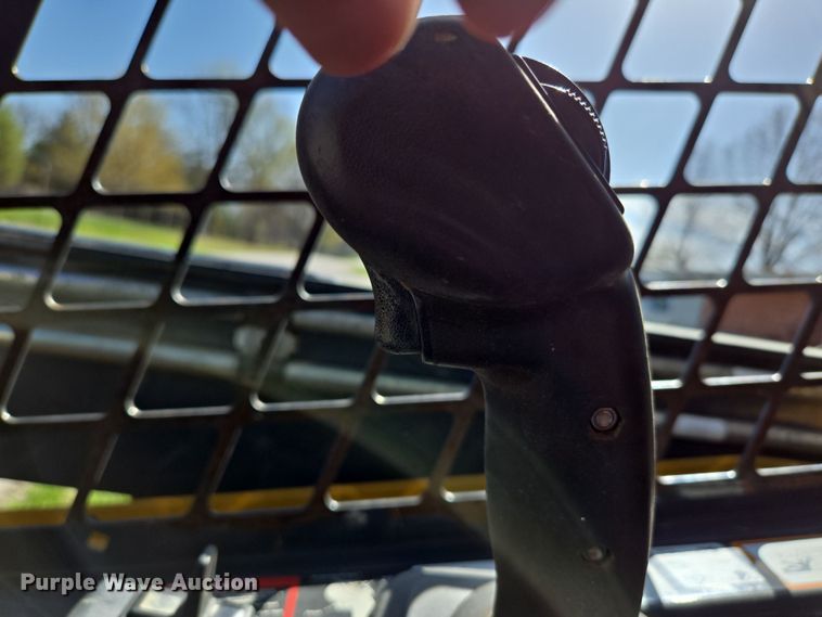 image for item EN3614 2014 John Deere 332E skid steer loader