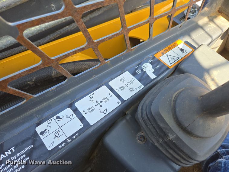 image for item EN3614 2014 John Deere 332E skid steer loader