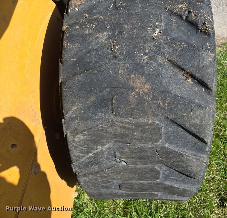 image for item EN3614 2014 John Deere 332E skid steer loader