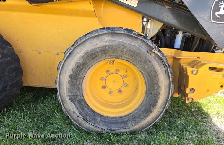 image for item EN3614 2014 John Deere 332E skid steer loader