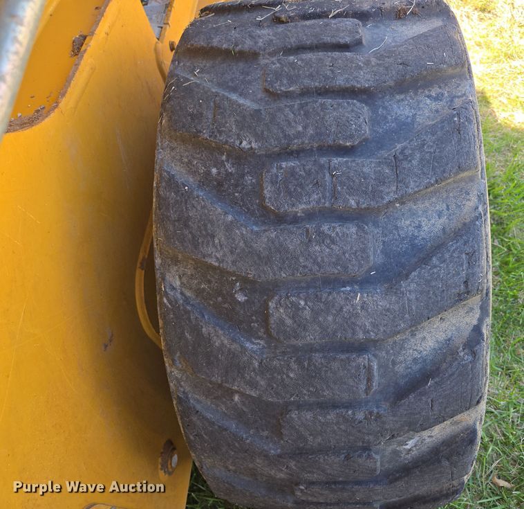 image for item EN3614 2014 John Deere 332E skid steer loader