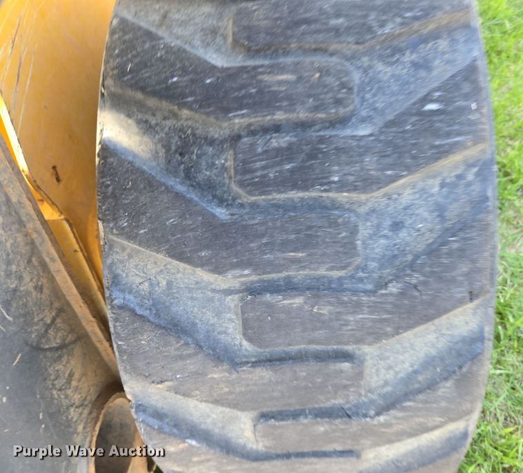 image for item EN3614 2014 John Deere 332E skid steer loader