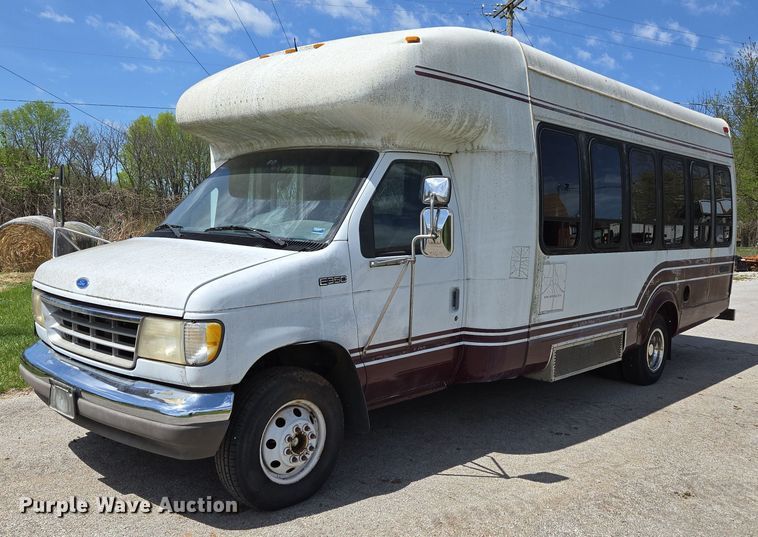 image for item EN3617 1994 Ford E350 shuttle bus