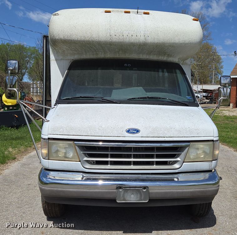 image for item EN3617 1994 Ford E350 shuttle bus