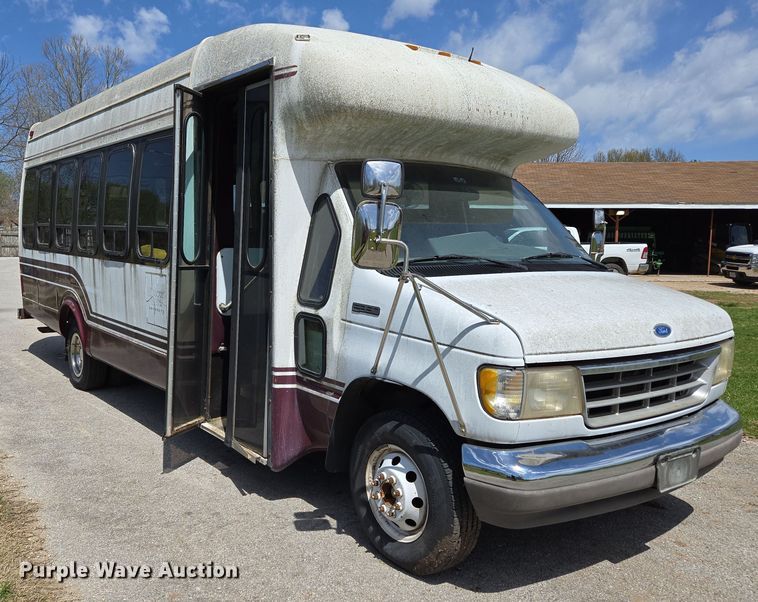 image for item EN3617 1994 Ford E350 shuttle bus