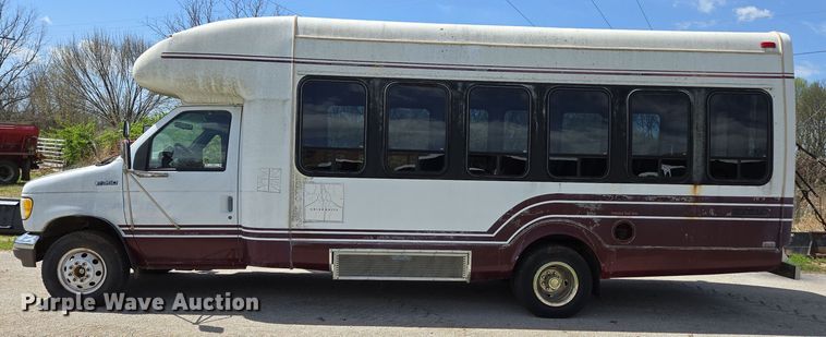 image for item EN3617 1994 Ford E350 shuttle bus