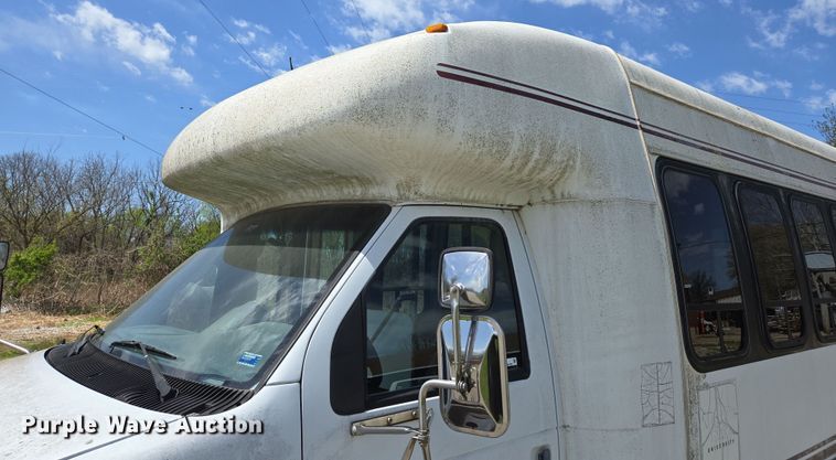 image for item EN3617 1994 Ford E350 shuttle bus