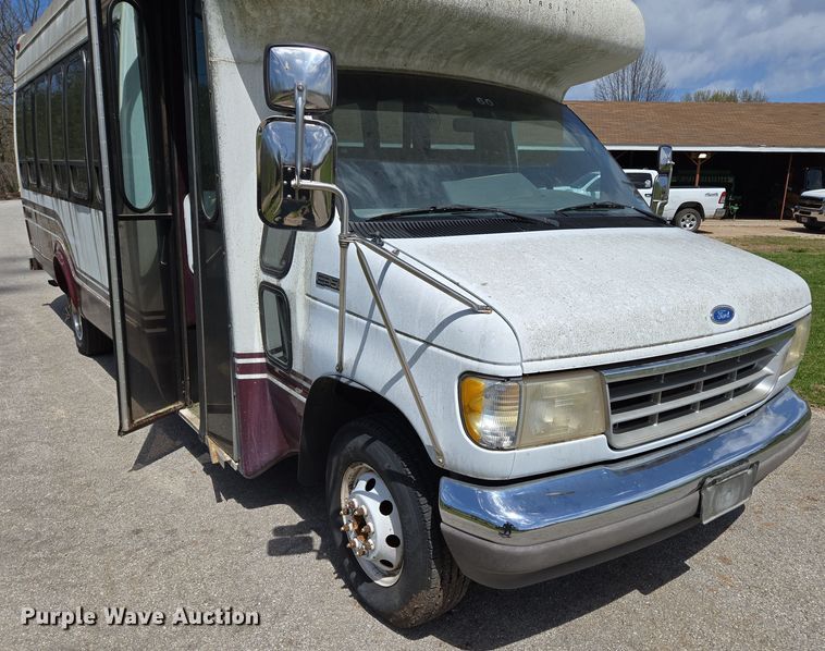 image for item EN3617 1994 Ford E350 shuttle bus