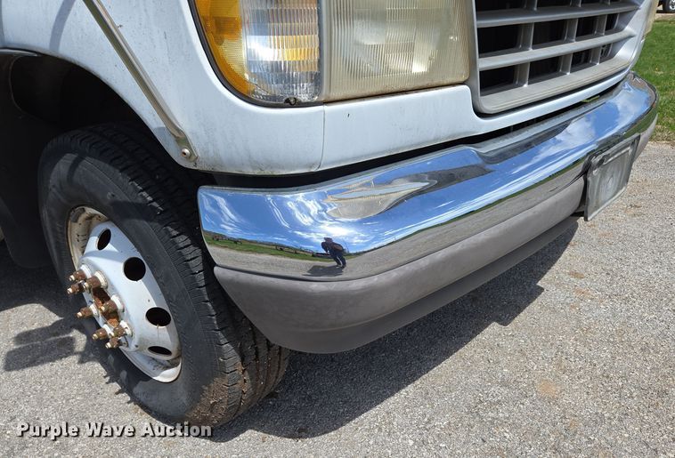 image for item EN3617 1994 Ford E350 shuttle bus