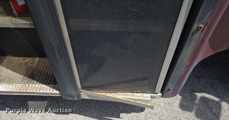 image for item EN3617 1994 Ford E350 shuttle bus