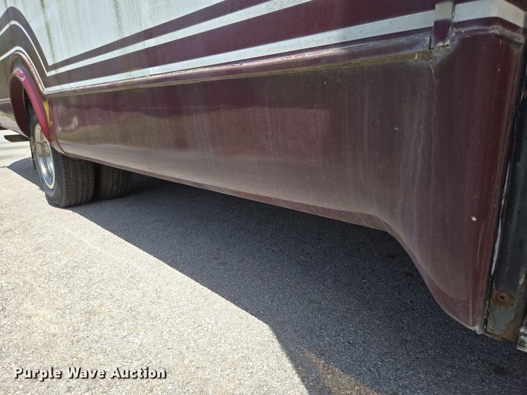image for item EN3617 1994 Ford E350 shuttle bus