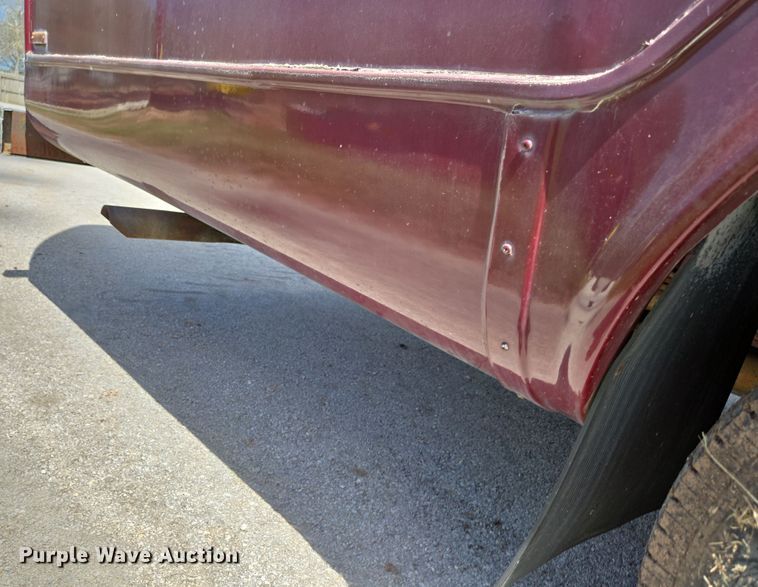 image for item EN3617 1994 Ford E350 shuttle bus