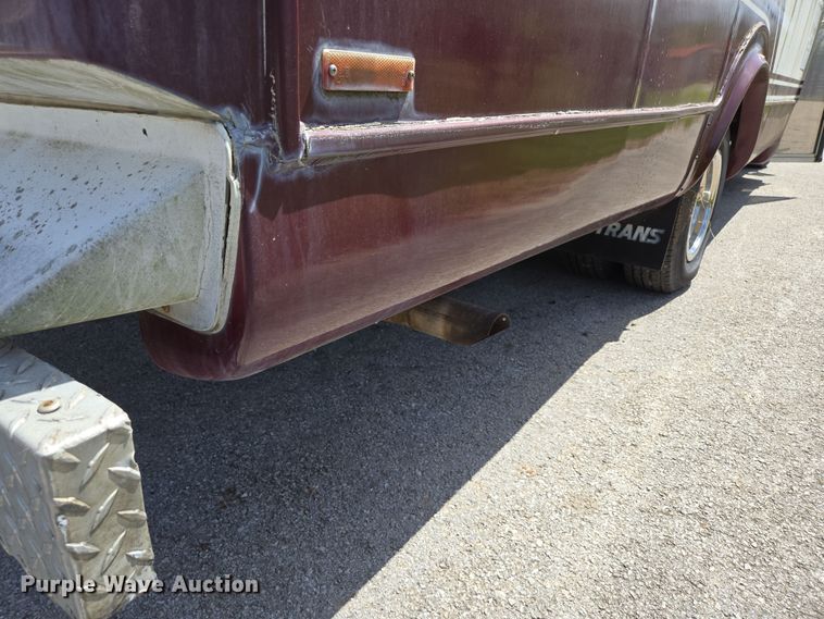 image for item EN3617 1994 Ford E350 shuttle bus