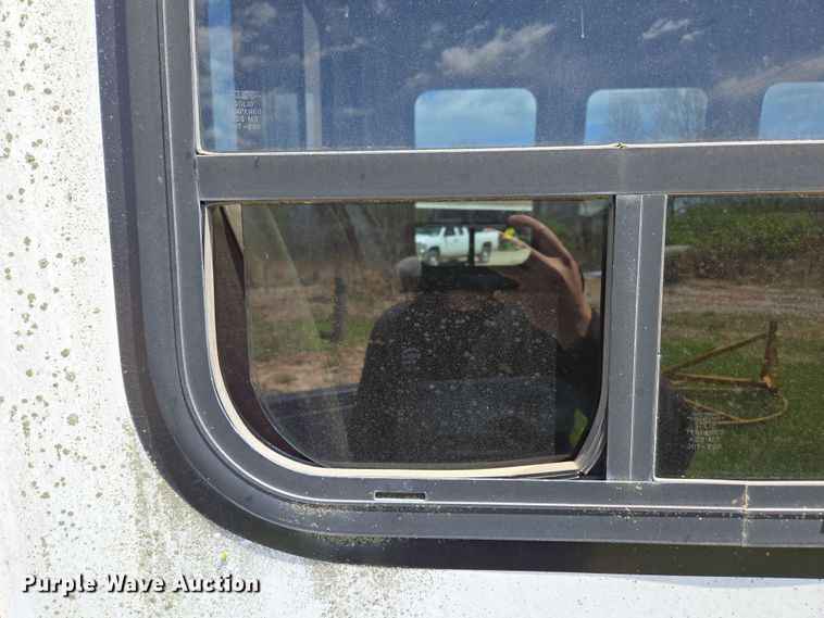 image for item EN3617 1994 Ford E350 shuttle bus