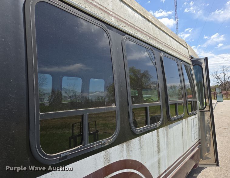 image for item EN3617 1994 Ford E350 shuttle bus