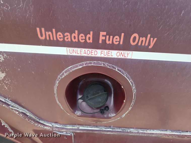 image for item EN3617 1994 Ford E350 shuttle bus