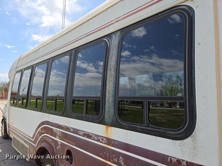 image for item EN3617 1994 Ford E350 shuttle bus