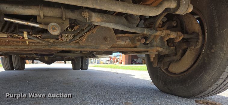 image for item EN3617 1994 Ford E350 shuttle bus