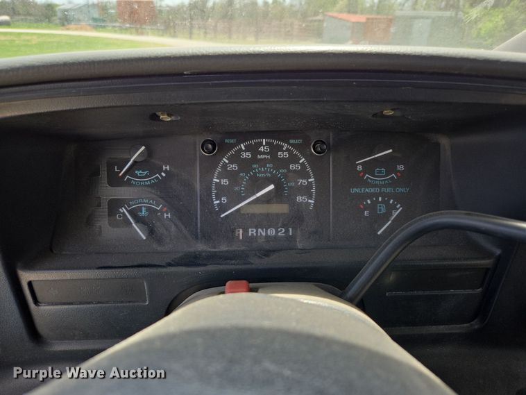 image for item EN3617 1994 Ford E350 shuttle bus