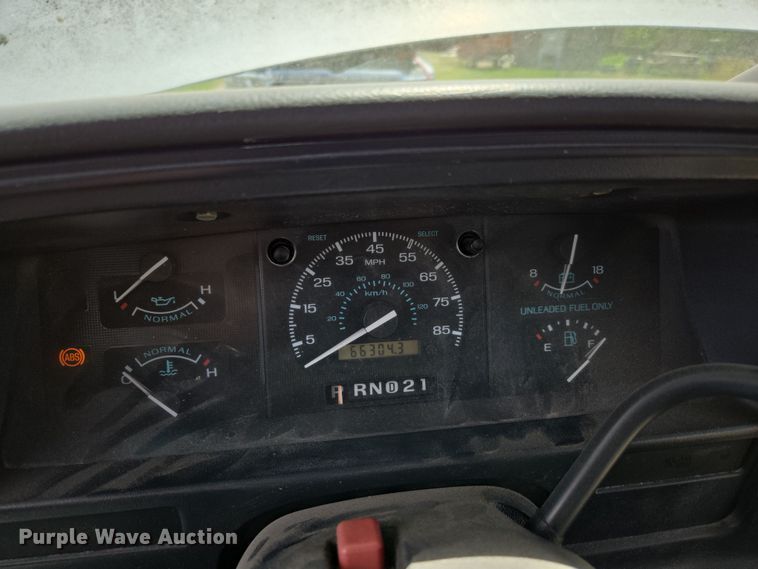 image for item EN3617 1994 Ford E350 shuttle bus