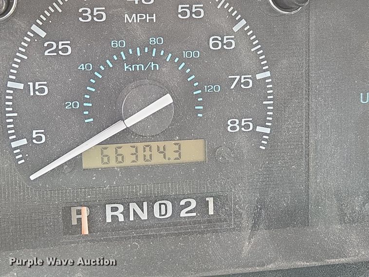 image for item EN3617 1994 Ford E350 shuttle bus