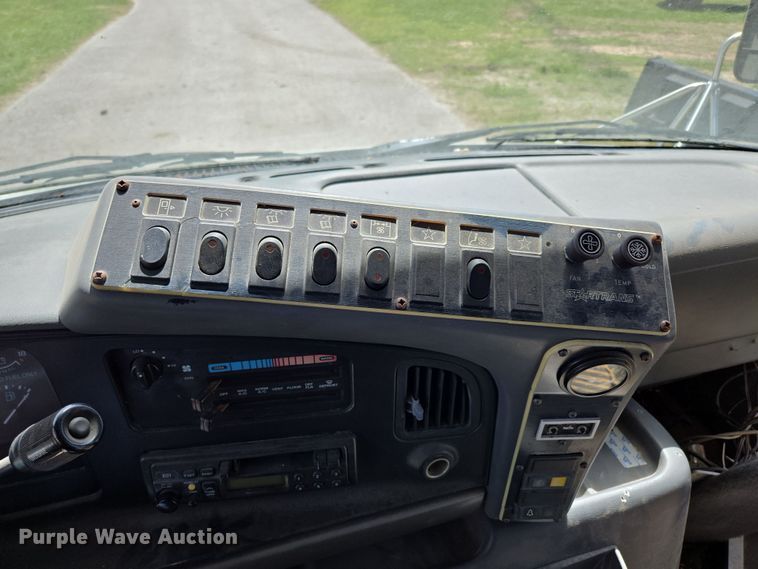 image for item EN3617 1994 Ford E350 shuttle bus