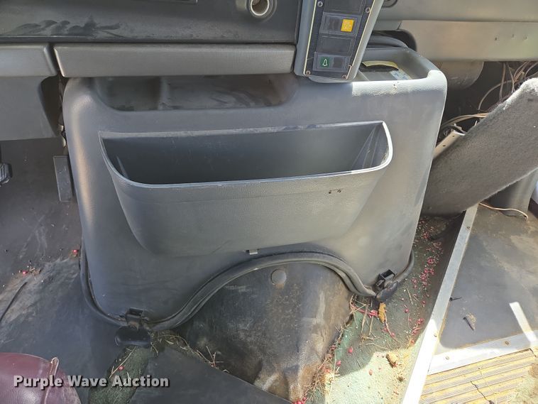 image for item EN3617 1994 Ford E350 shuttle bus