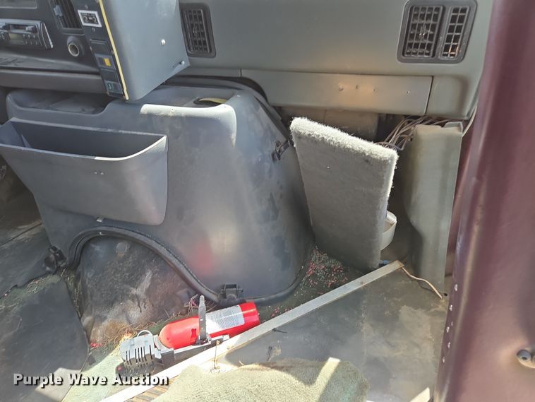 image for item EN3617 1994 Ford E350 shuttle bus