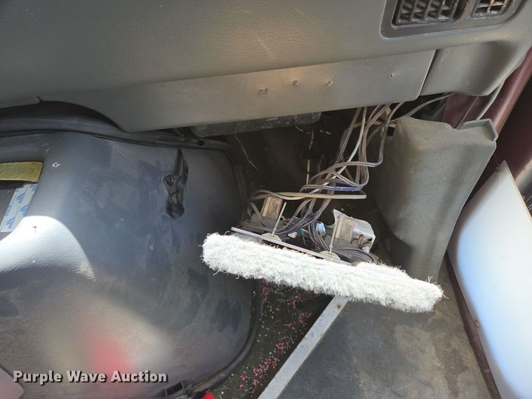 image for item EN3617 1994 Ford E350 shuttle bus